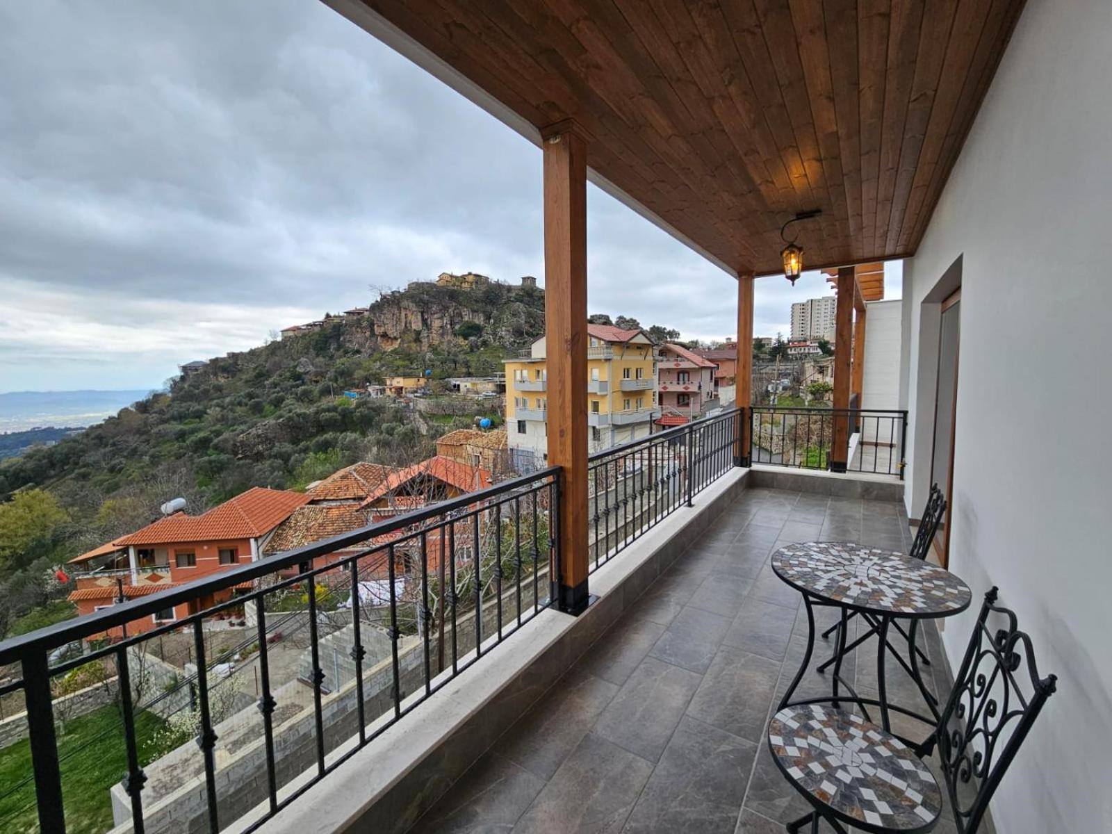 Vila Dani Near Castle And Old Bazar Krujë Exterior foto